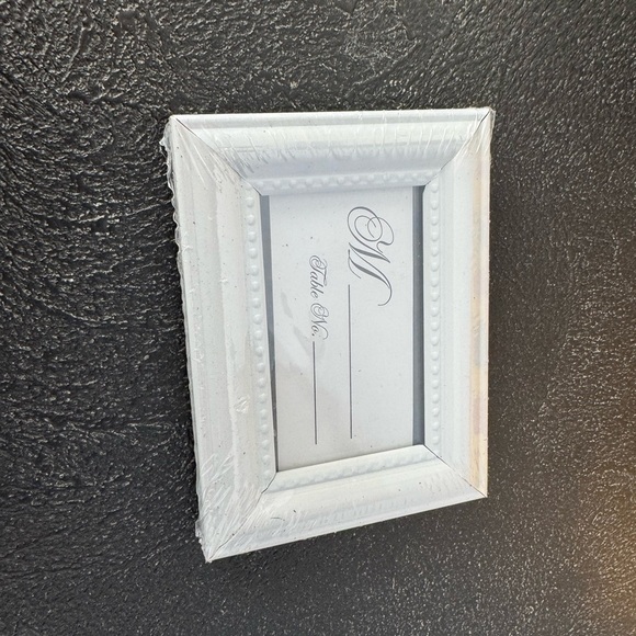 Elegant White Baggage Tag for the Newlywed! Mr. & Mrs. - Picture 4 of 4